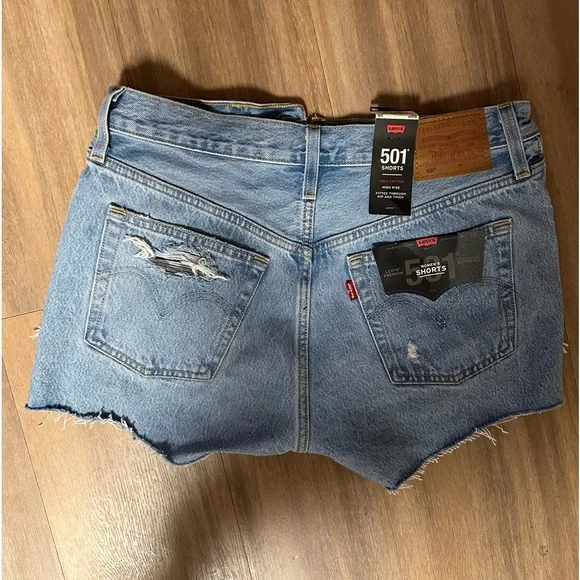 Levi vintage distressed shorts - Picture 2 of 2
